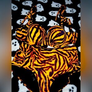 Cupshe Orange and Black Tiger Print Bikini